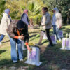 25N en Elche. Flores ante lápidas para recordar a las mujeres asesinadas