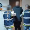 Va a buscar a un familiar al aeropuerto, lo detienen por delitos en el Reino Unido y se enfrenta a cadena perpetua