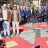 Homenaje a empresarios con la instalación de placas en la calle Trinquet